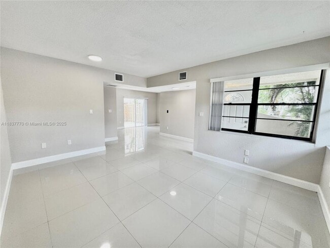 Photo - 3840 SW 52nd Ave