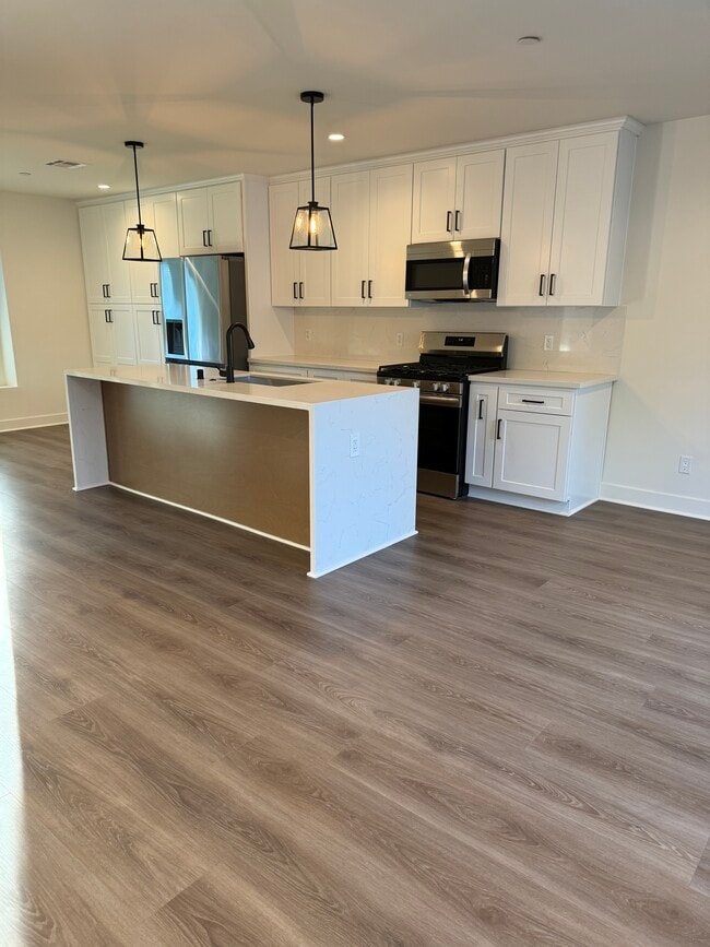 Photo - 10434 Baird Ave