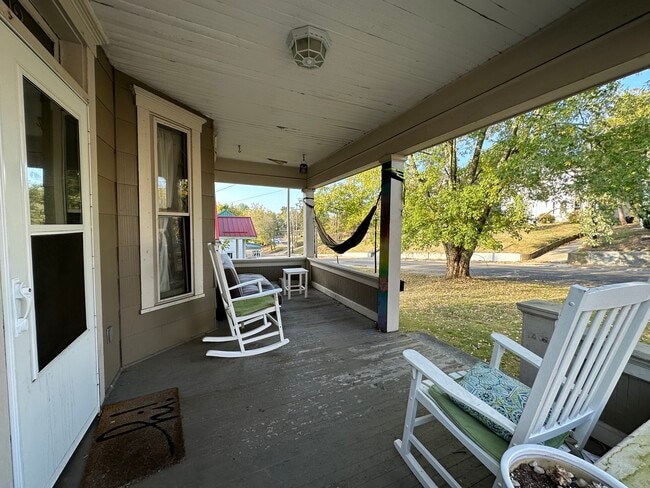 Photo - 92 N Lancaster St