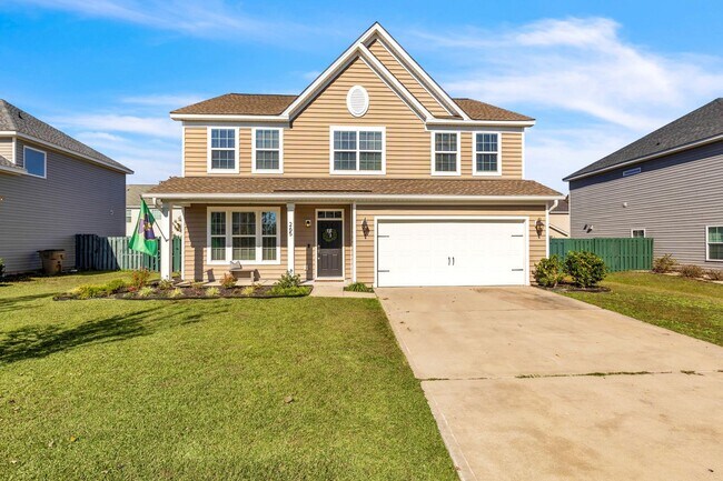 Stunning 4 Bed/2.5 Bath home in Creekside - Stunning 4 Bed/2.5 Bath home in Creekside