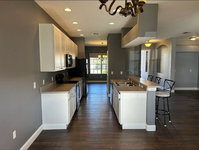 Photo - 4 bedroom 2 bathroom Sterling Hills Home