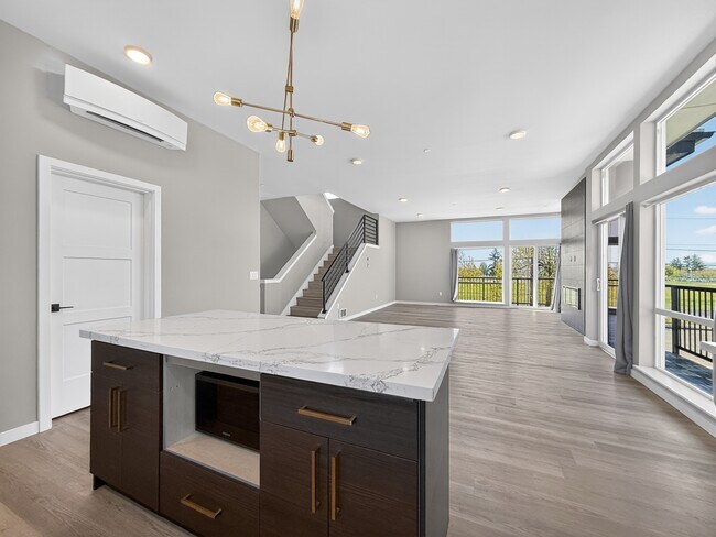 Photo - 1232 Harrington Ave NE