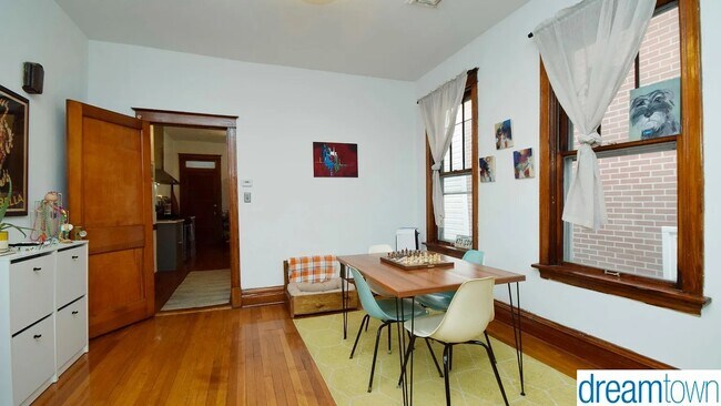 Photo - 2524 W Palmer St Unit 2