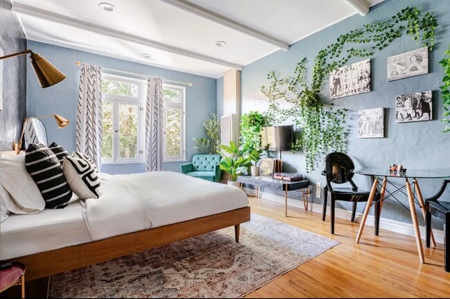 Photo - The Adelon - FURNISHED SUITES