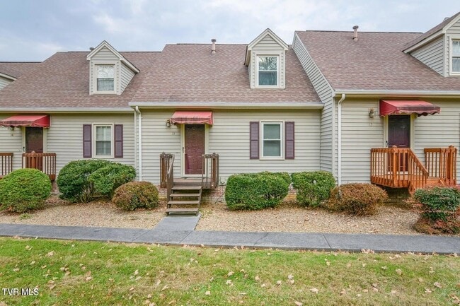 Building Photo - 2503 E Lakeview Dr