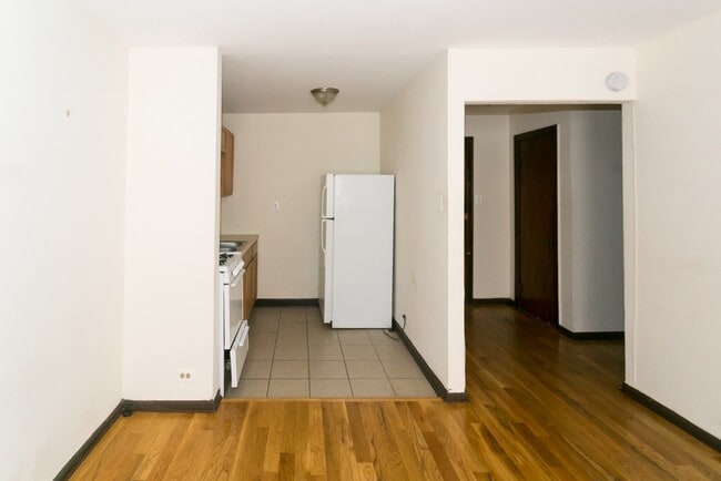 Photo - 1211 W Elmdale Ave Unit 4