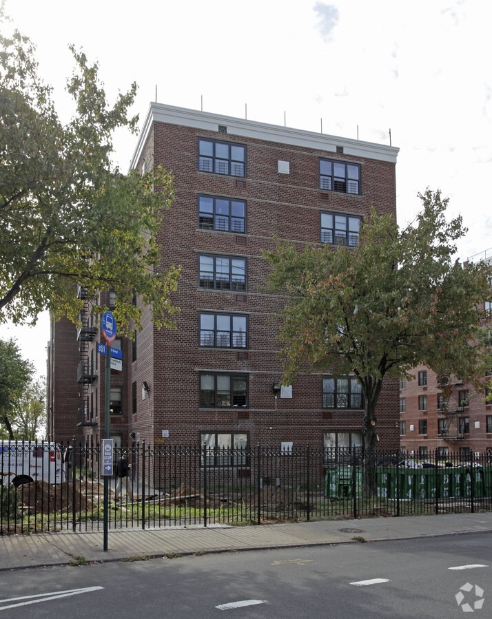 Photo - Seaside Plaza Apartments