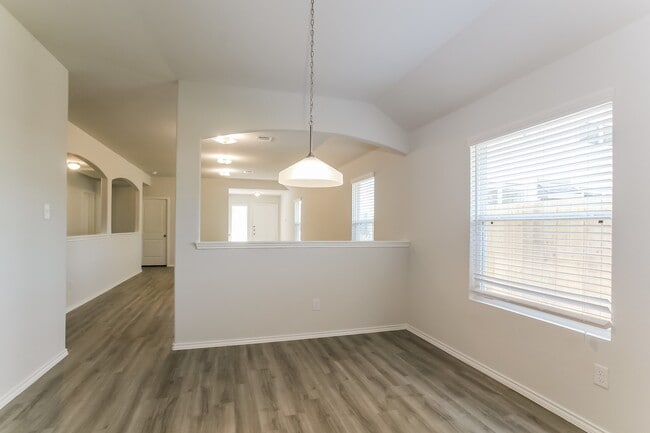 Photo - 8723 Lar Ree Oaks Cir