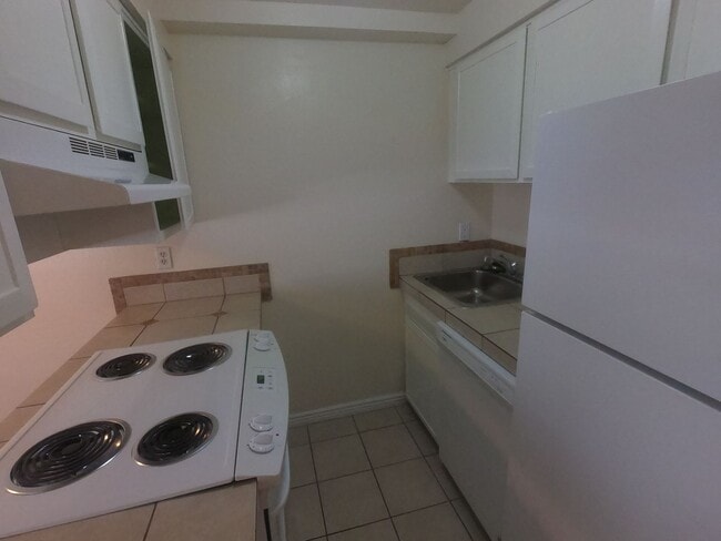 Photo - Tranquil Living in a Stylish 1 Bedroom Garden Floor Apartment