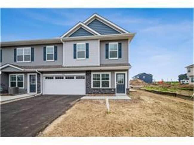 Building Photo - 14973 Archdale Ln Rental