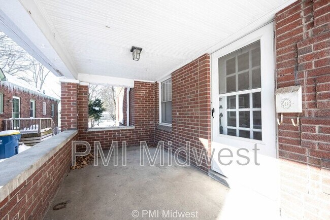 Photo - 5684 N College Ave