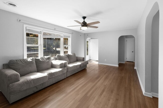 Photo - 3 Bed 1 Bath Home for Rent in Newport News