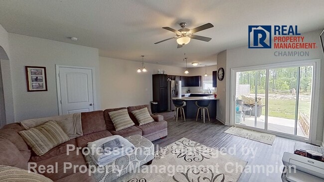 Photo - Fabulous Townhome with Open Floorplan