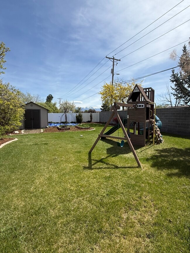 Jardín - 5488 S 4025 W