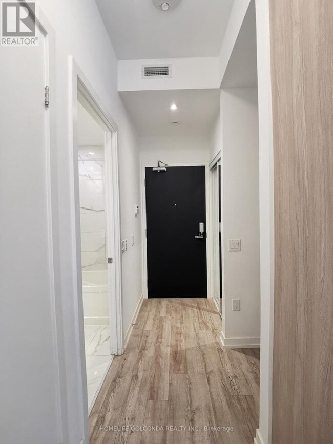 Photo - 77 Shuter St Unit 703