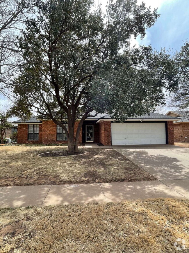 Building Photo - Beautiful 3 bedroom 2 bath Home