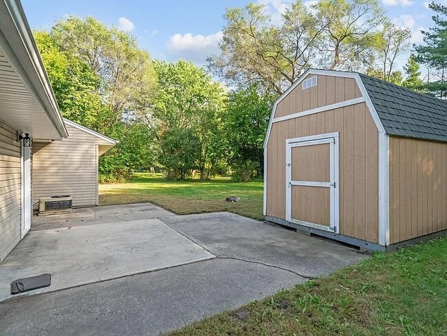 Photo - 609 82nd Ave N