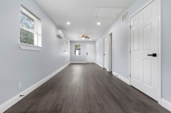 Photo - 4116 Linn St Unit A