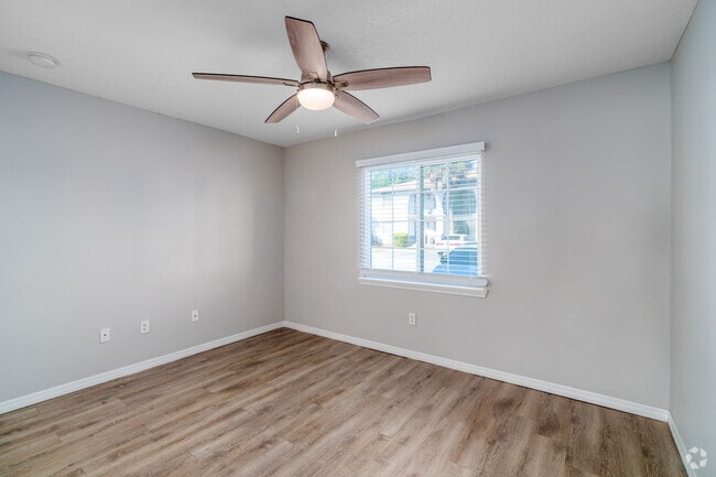 2BR, 2BA - 1,088SF - B2 - Bedroom