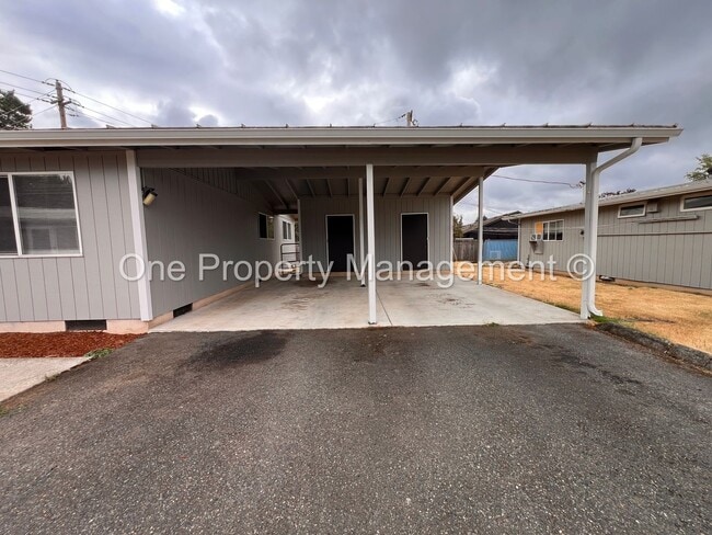 Photo - 121 SE 98th Ave