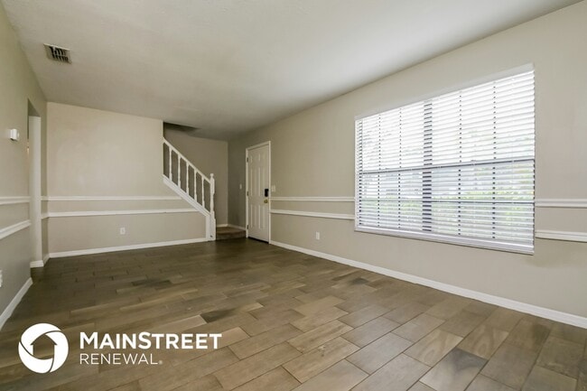 Photo - 604 Breezeway Ct