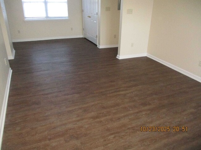 Photo - 103 Ducker Ct