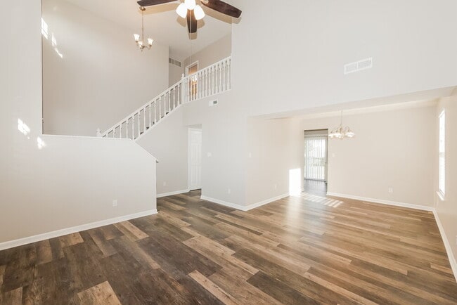 Photo - 413 Founders Dr