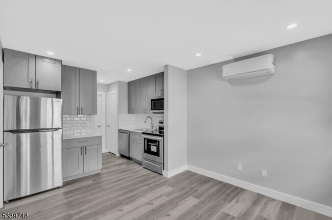 Building Photo - 1300 Fulton St Unit 4-4 Rental