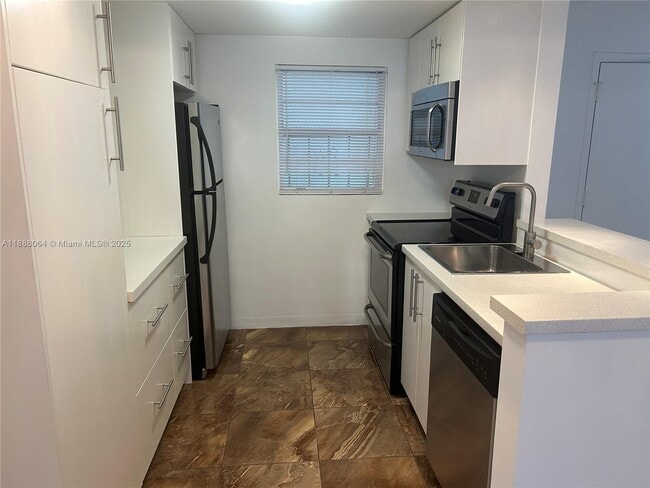 Building Photo - 1230 NE 139th St Unit 407