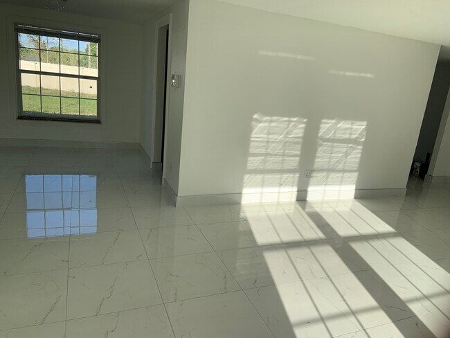 Photo - 341 Minneola Dr