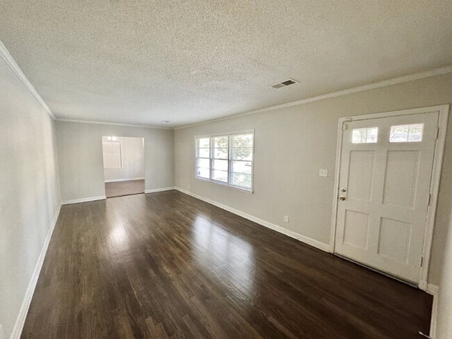 Photo - 2929 Bede Rd