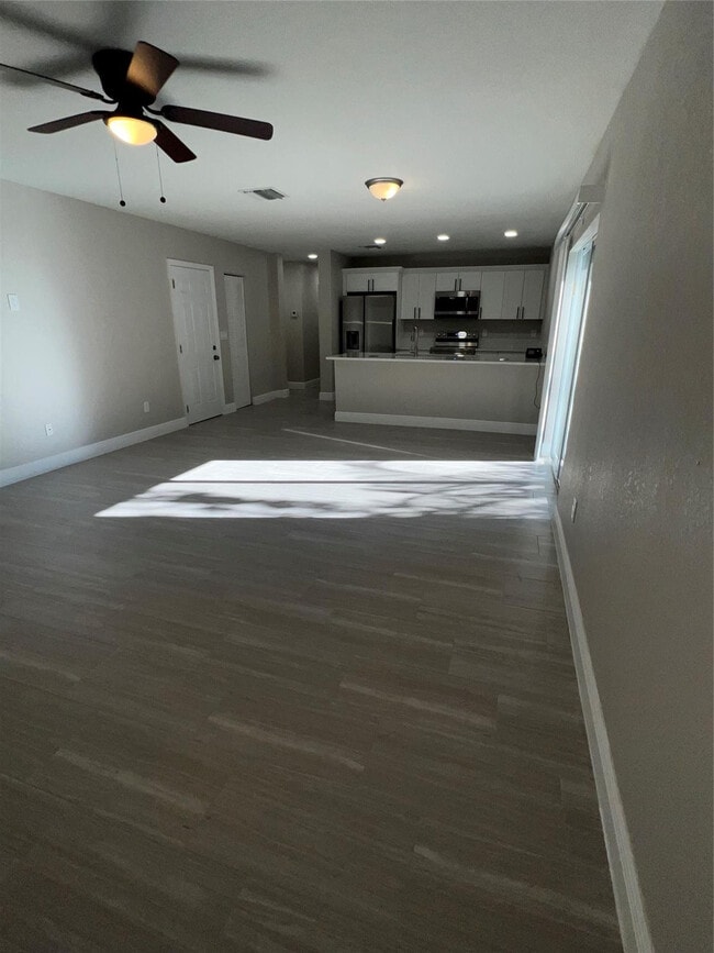 Photo - 860 SW 10th St