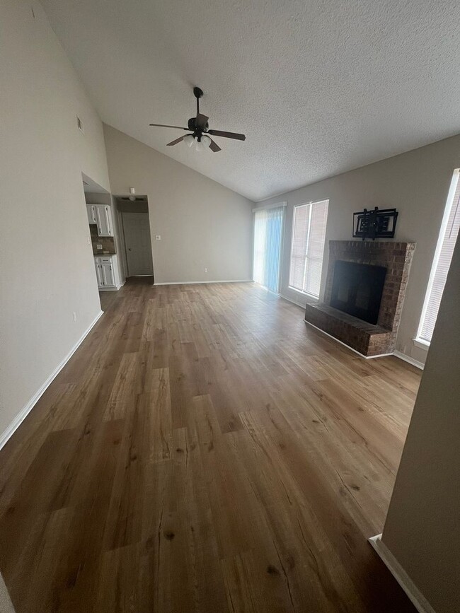 Photo - Just listed!