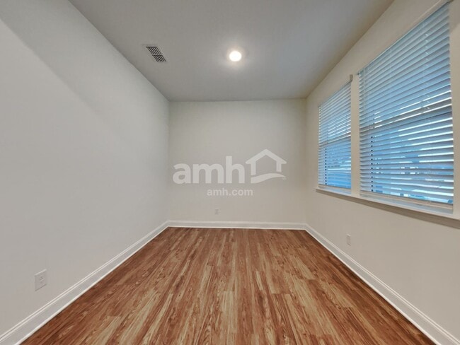 Photo - 112 Ashton Dr