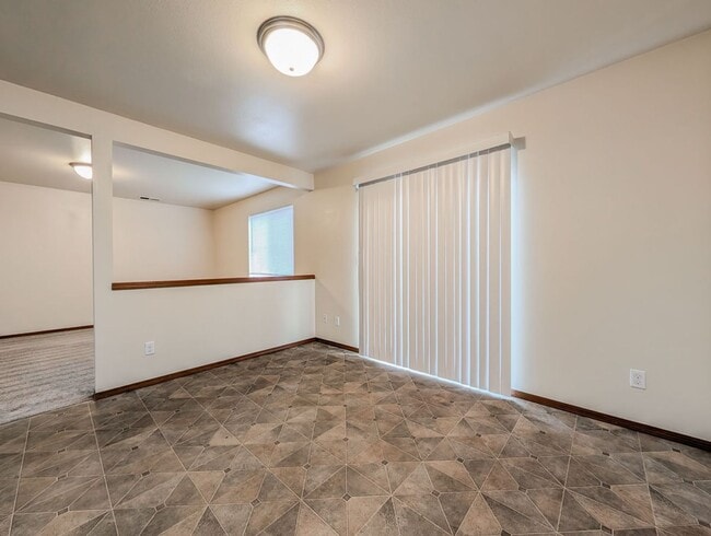 Photo - Beautiful 4 bed 2.5 bath home in Silver Lake!