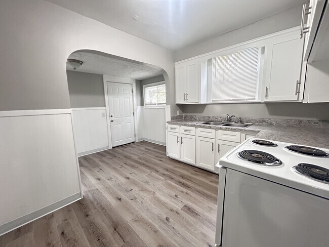 Photo - 1532 Republic Ave