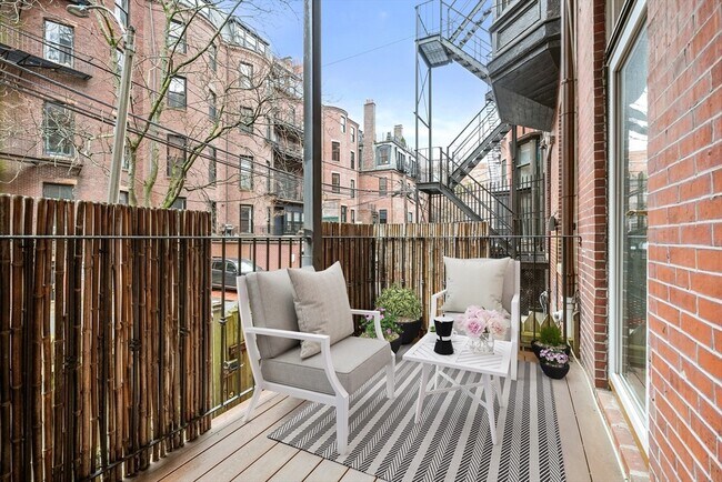 Photo - 109 Beacon St Unidad 2