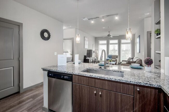 Photo - 1628-1898-1898 Wyndale St Unit ID1359158P