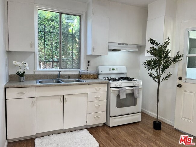 Photo - 2209 Ridgeley Dr