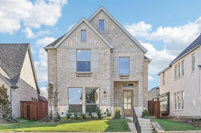 Photo - 1628 Victoria Pl