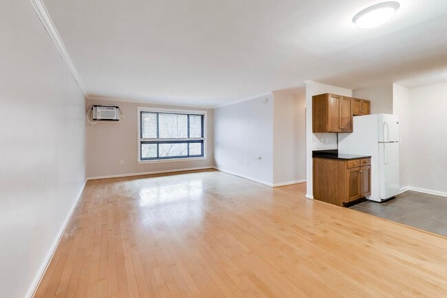 Photo - 3107 Naylor Rd