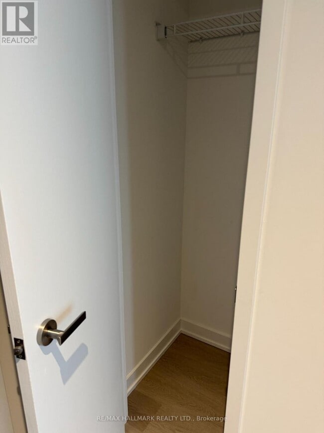 Photo - 448 Burnhamthorpe Rd W Unit 2306