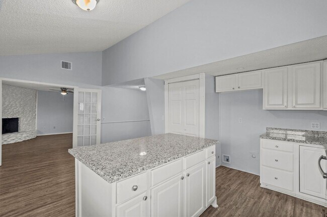 Photo - Charming 4-Bedroom, 2-Bath Home in Lamarque, TX