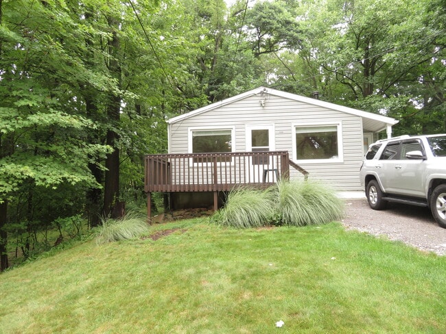 Photo - 1139 Yorkshire Dr