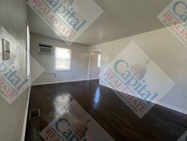 Photo - Cute 2 Bedroom with Detached Garage