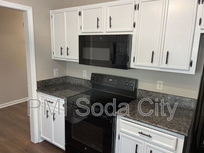 Photo - 103 Walnut Grove Cir