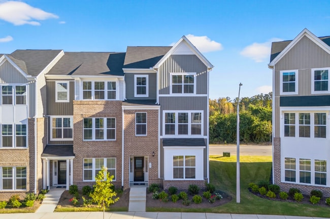 Photo - 331 Chesapeake Cmns St