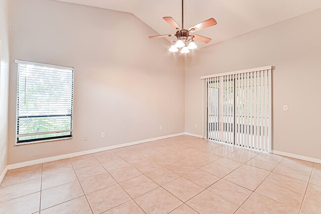 Photo - 3130 Erskine Dr