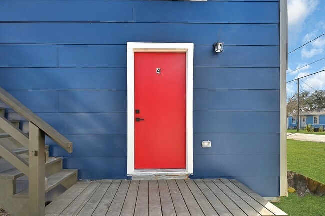 Building Photo - 1313 10th St Unit 4