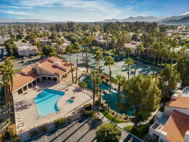 Building Photo - 35200 Cathedral Canyon Dr Unit E38